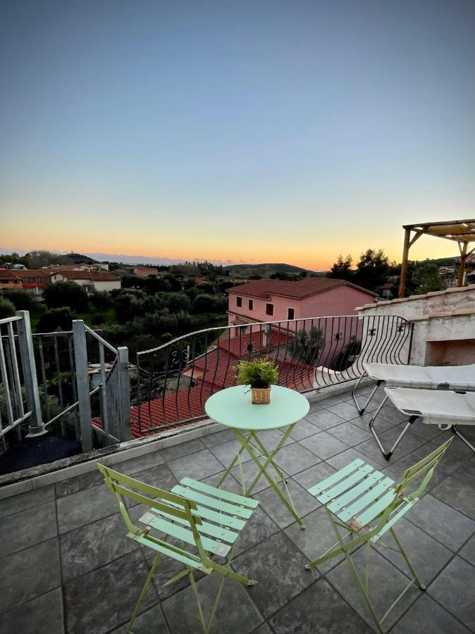 Casa Delle Farfalle Chia Exterior photo